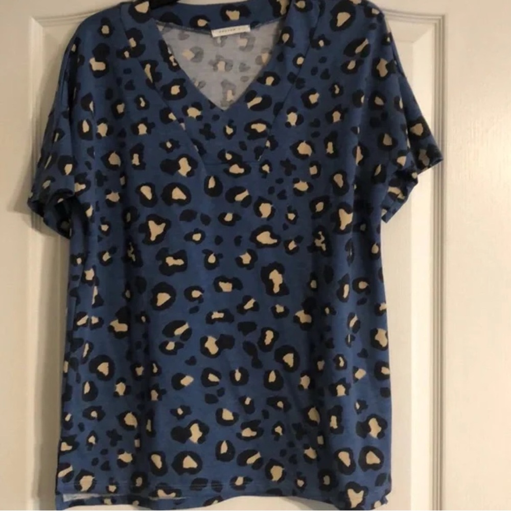 Reborn J Short Sleeve Blue and Tan Animal Print Top